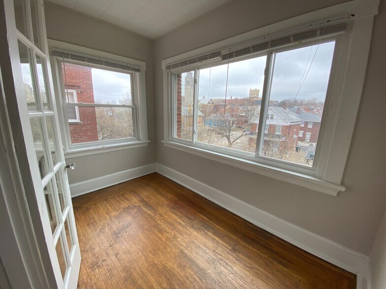 Building Photo - 2365/2377 Ravine St.