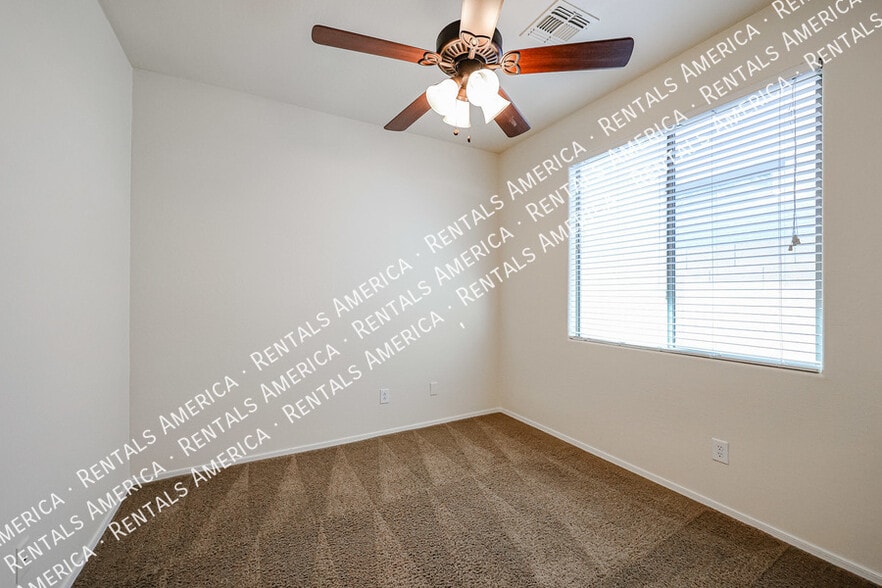 Building Photo - 4325 W Powell Dr