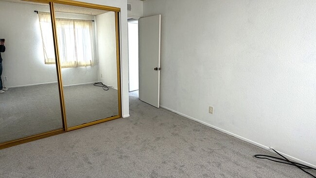 Building Photo - 2805 E 3rd St