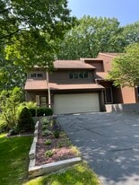 Building Photo - 523 Clubhouse Rd