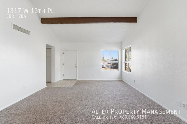 Building Photo - 1317 W 13th Pl