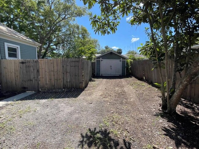 Building Photo - 602 N Palmetto Ct