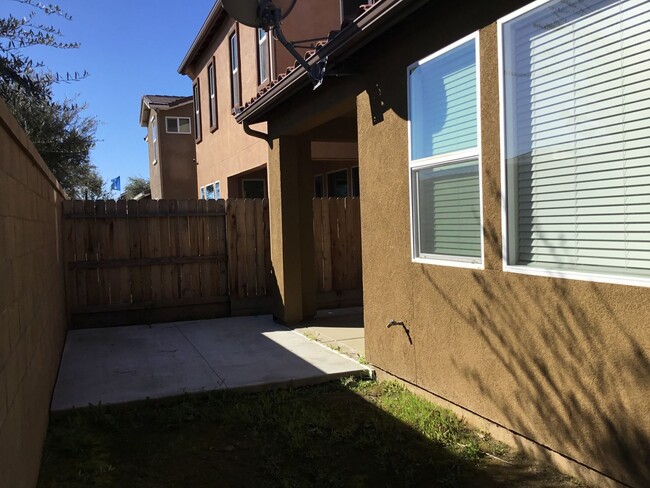 Building Photo - Welcome to Riverstone!!!