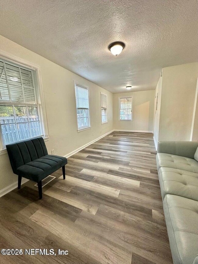 Building Photo - 402 W 62nd St