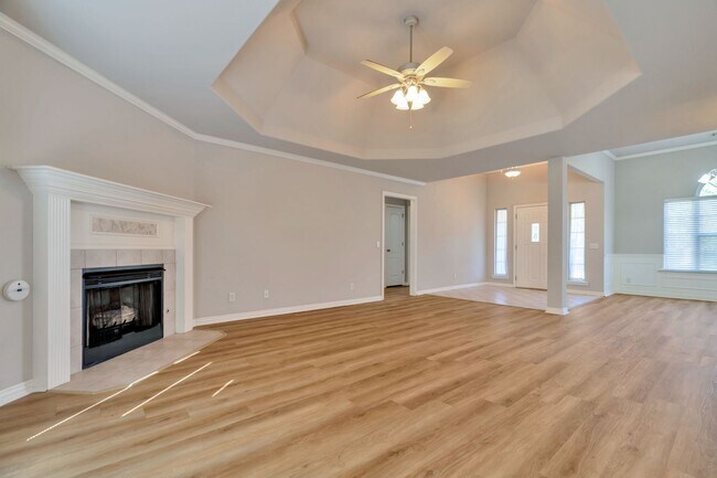Building Photo - 827 Nicholson Ave