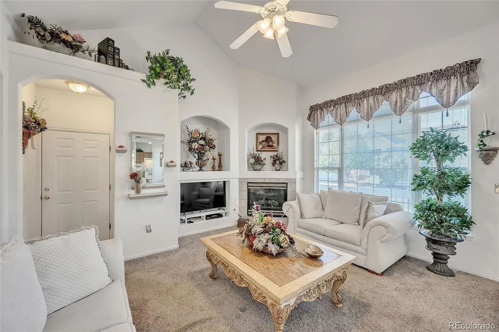 Building Photo - 3209 E 102nd Pl