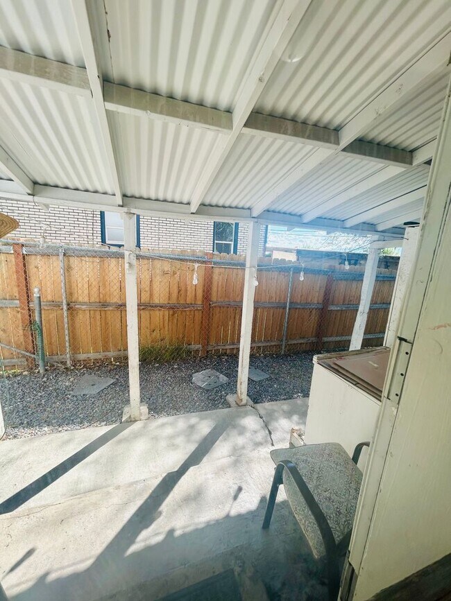 Building Photo - 245 N 100 W