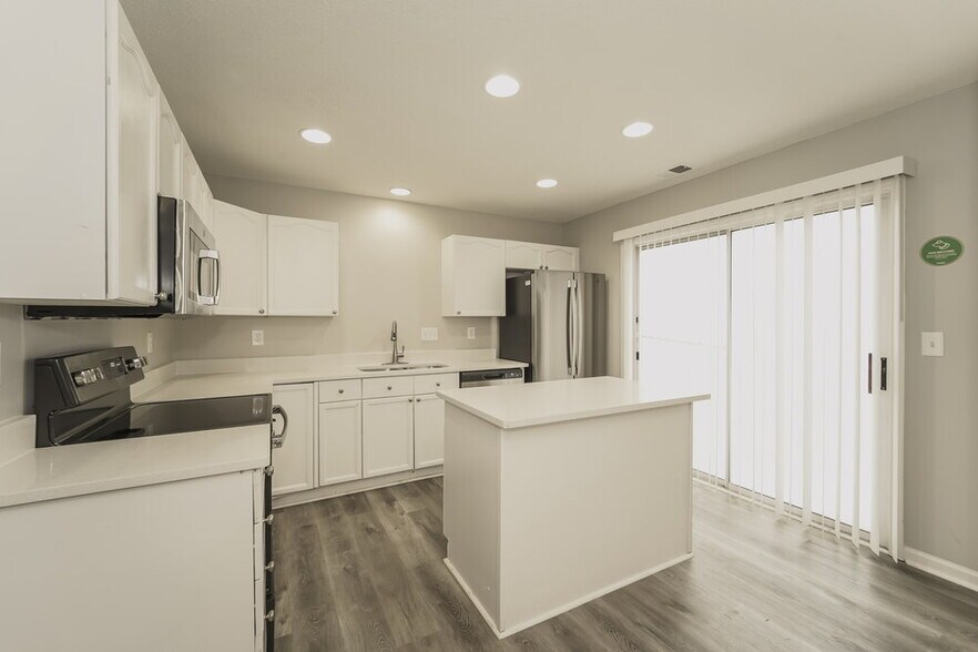 Building Photo - 5966 Cougar Ln