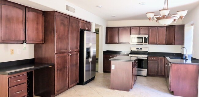 Building Photo - AHWATUKEE LAKEWOOD 3 BEDROOM PLUS LOFT