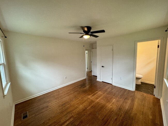 Building Photo - 3207 Searcy Dr NW
