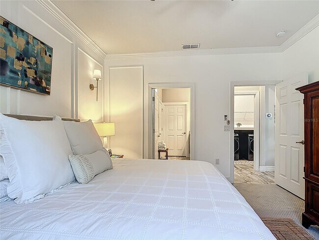 Building Photo - 588 Cantabria Dr