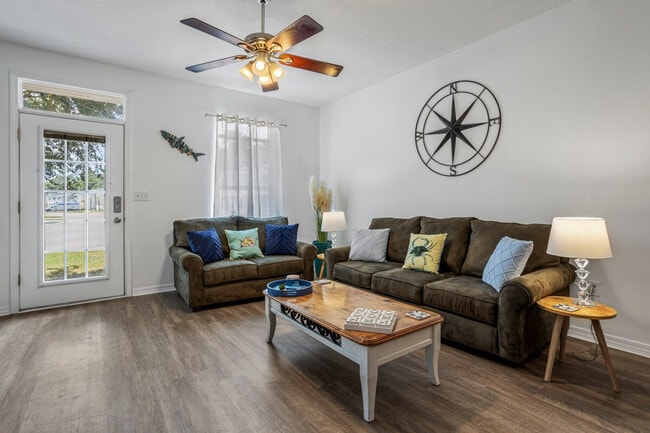 Building Photo - 241 Cowan Rd