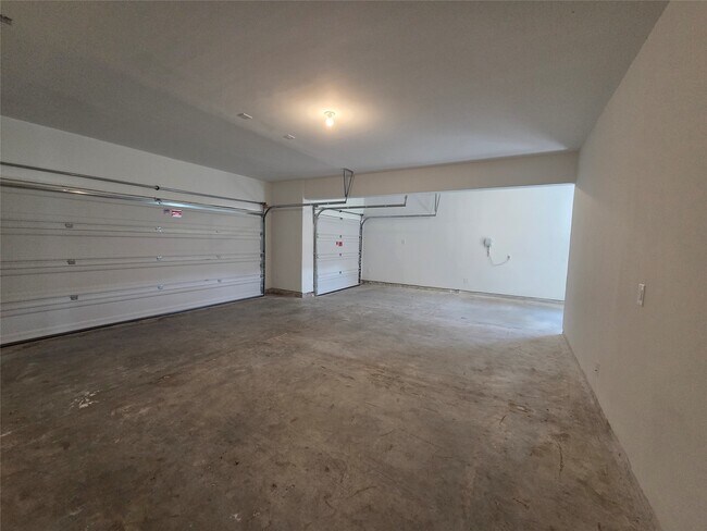 Building Photo - 14303 Pecan Maple Dr