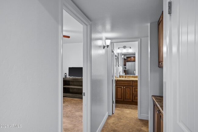 Building Photo - 7118 E Buena Terra Way