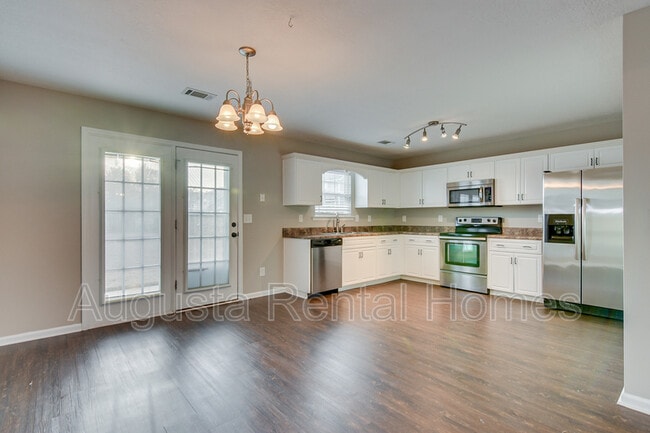 Building Photo - 733 Keyes Dr