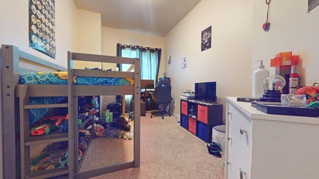 Building Photo - 3 Bedroom Cedar Crossing Townhome