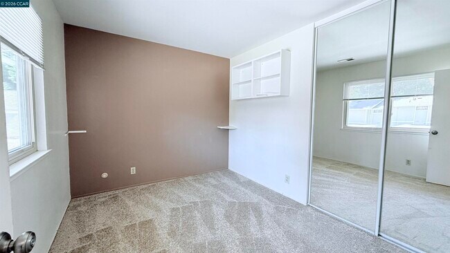 Building Photo - 1065 San Ramon Valley Blvd