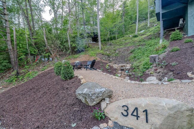 Building Photo - 341 Mossy Creek Ln