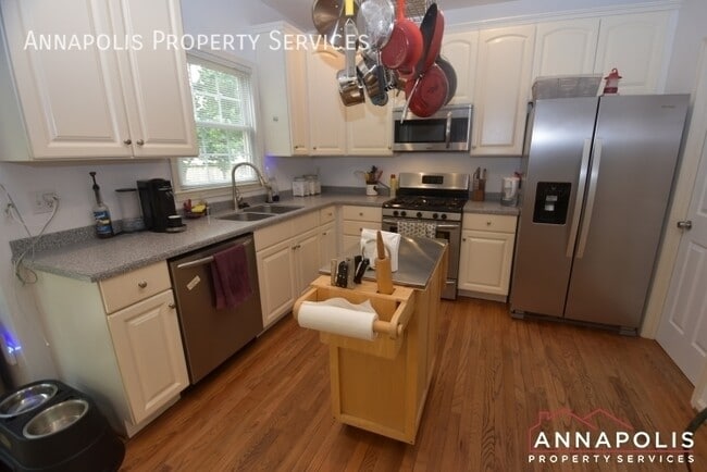 Building Photo - 307 Mainsail Dr