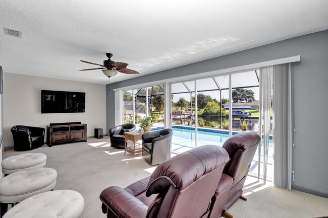 Building Photo - 4274 Gillot Blvd