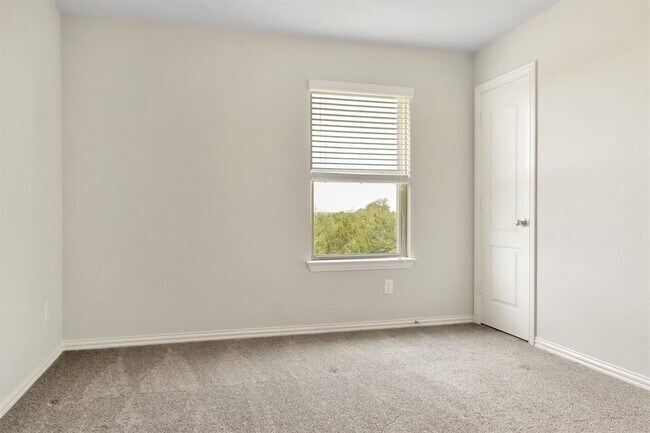 Building Photo - 128 Cipressi Cove
