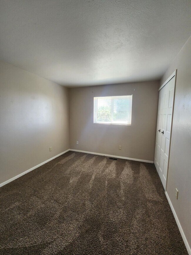 Building Photo - Available NOW!!