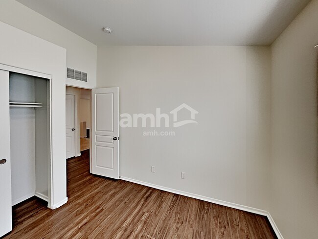 Building Photo - 3868 W Yellow Peak Dr