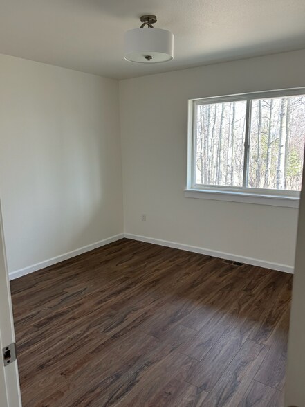 Building Photo - 4803 Kalenka Cir