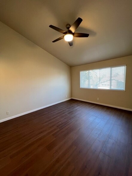 Building Photo - 4486 Barberry Ct