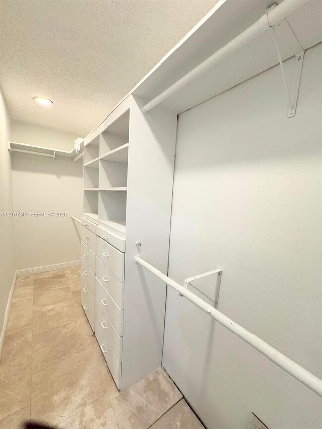 Building Photo - 5920 Maynada St