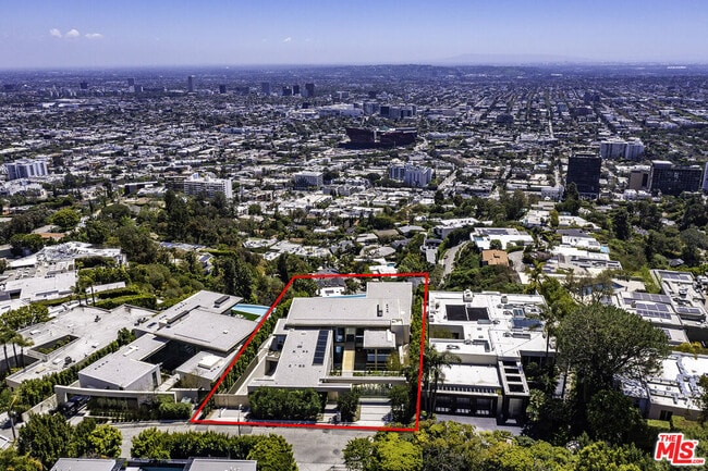 Building Photo - 9016 Thrasher Ave