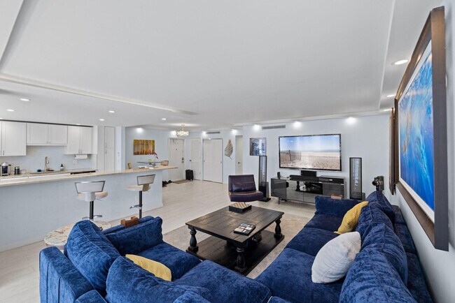 Building Photo - 3100 NE 49th St