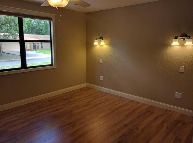 Building Photo - Norfolk