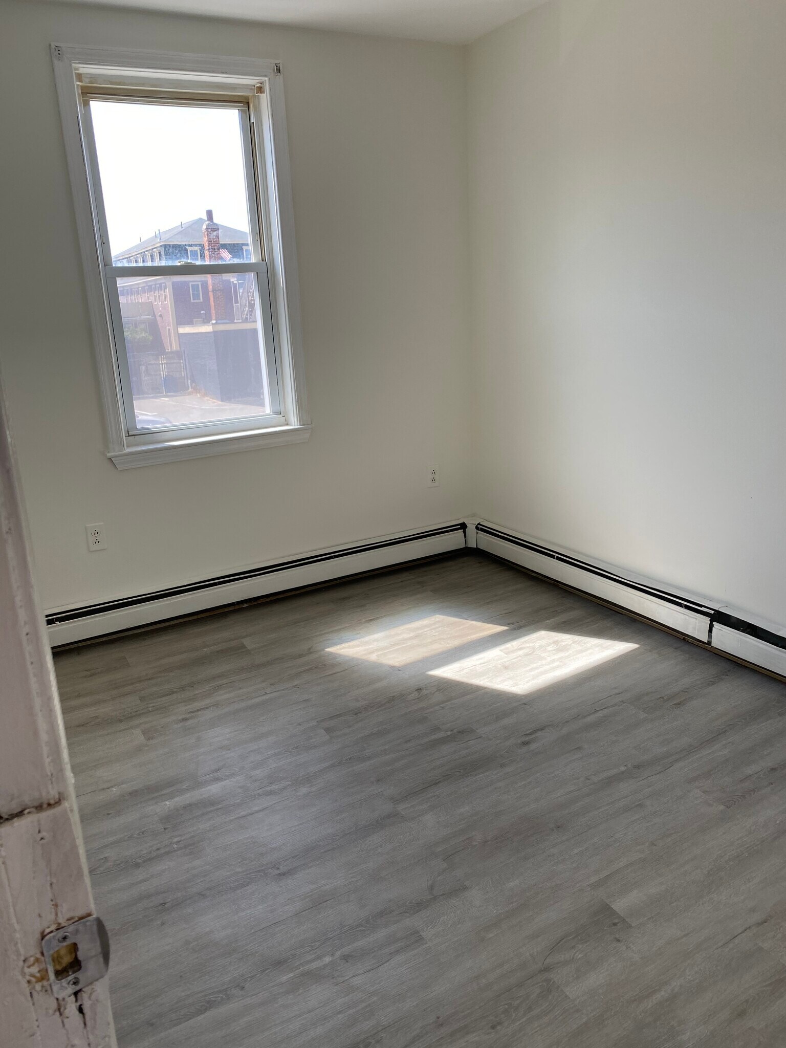 2nd floor- front bedroom - 36 Cork St