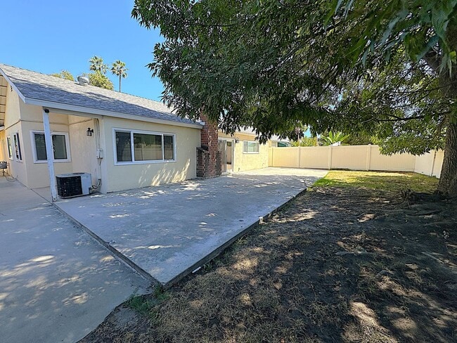 Building Photo - Spacious 3-Bedroom Retreat with Newly Reno...