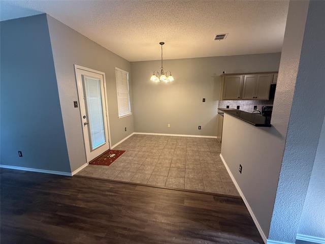 Building Photo - 4000 Juniper Ct