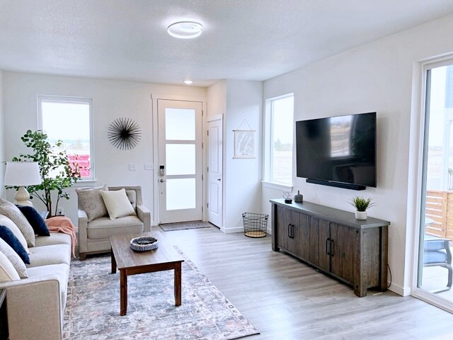 Building Photo - 5947 Denys Dr.