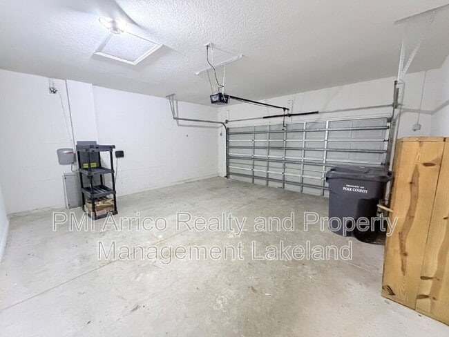 Building Photo - 3227 Ogden Dr