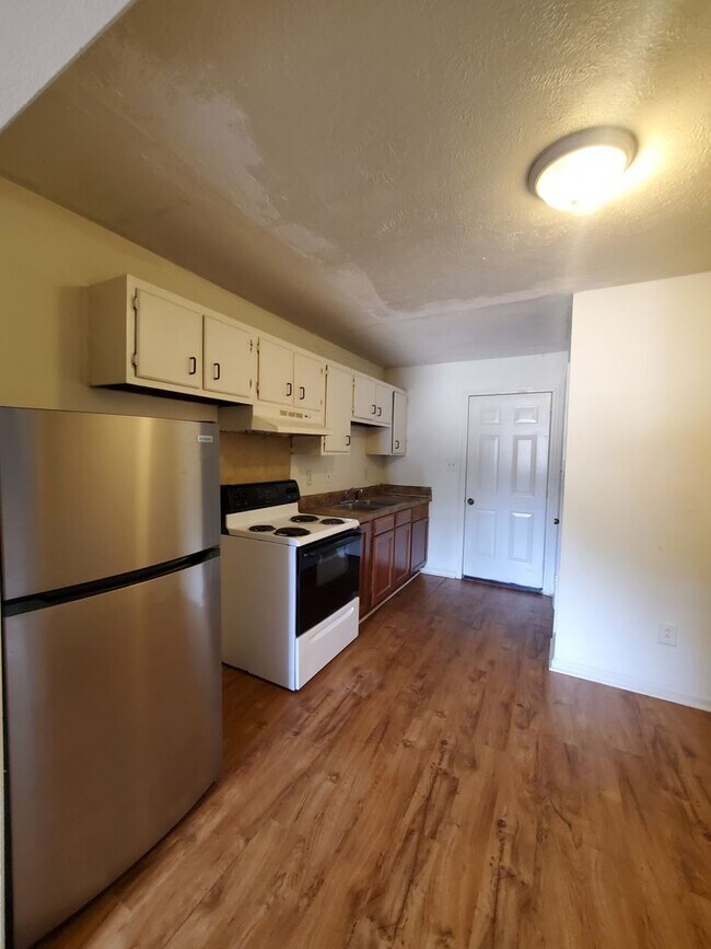 Building Photo - 6444 Applecross Ave