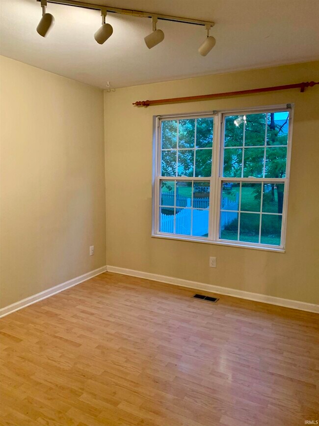 Building Photo - 3882 Claybridge Dr