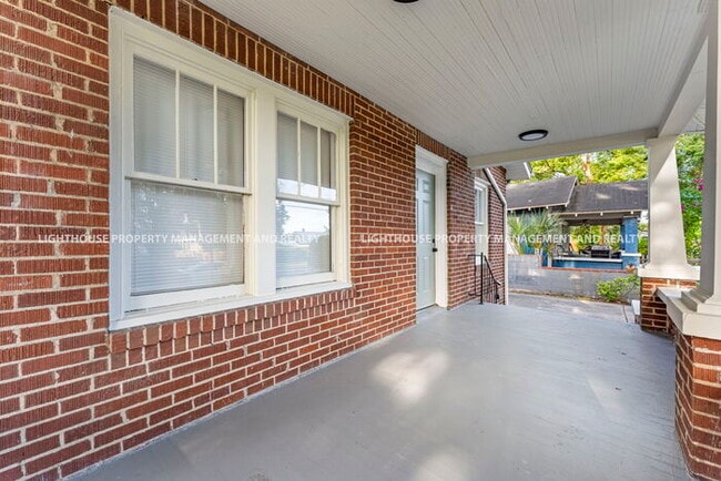 Building Photo - Renovated house with front and back porch