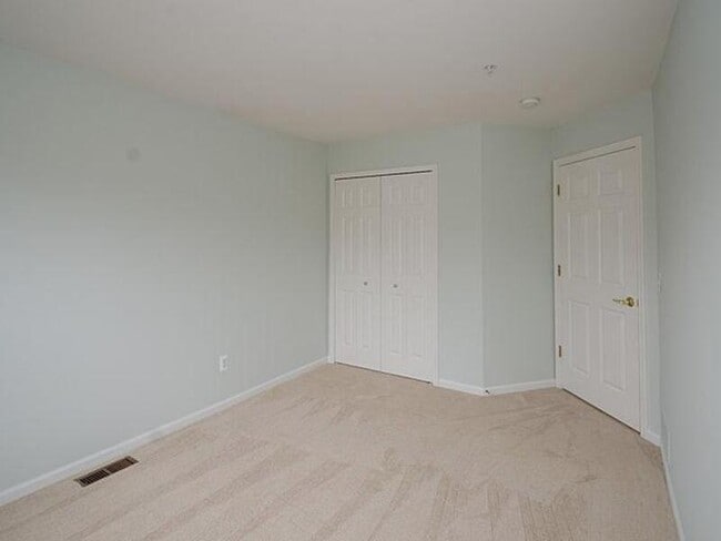 Building Photo - 2885 Barclay Way