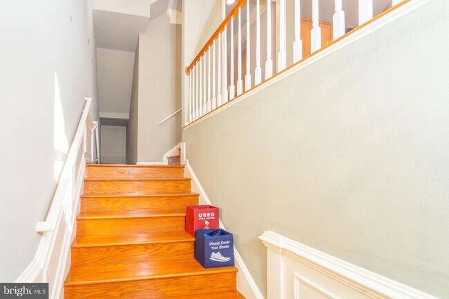 Building Photo - 5237 Jule Star Dr