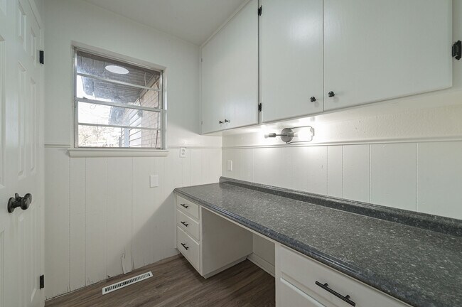 Building Photo - 4800 Spencer Rd