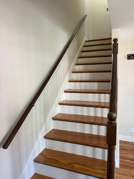 Building Photo - 23A Charlesbank Rd