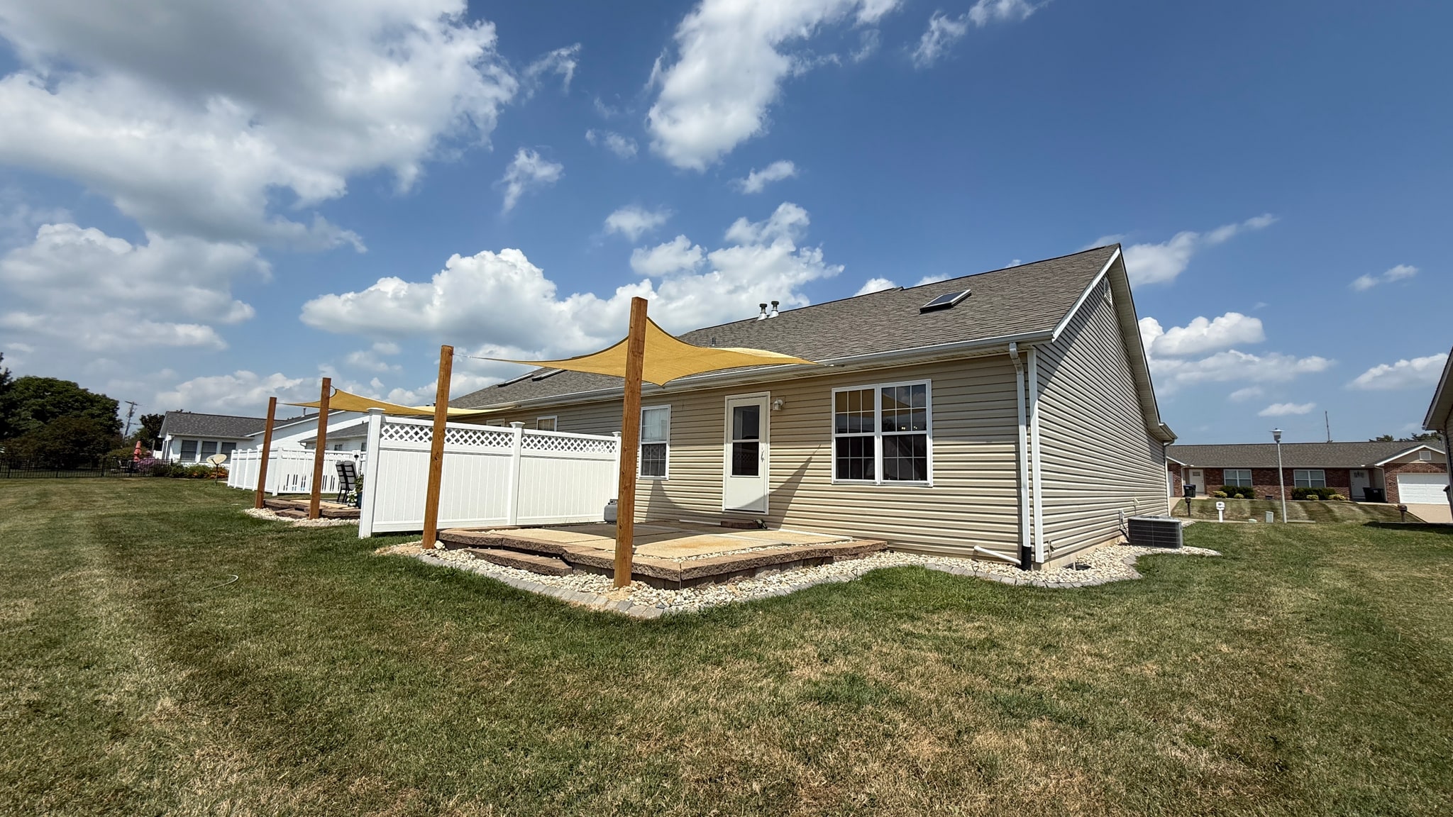 Building Photo - 213 Mueller Ln