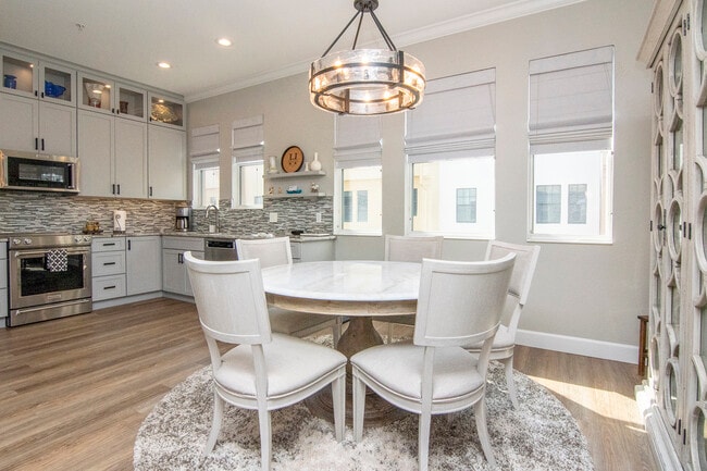 Building Photo - 5919 Bowen Daniel Dr