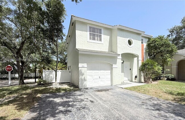 Building Photo - 9832 NW 9th Ct