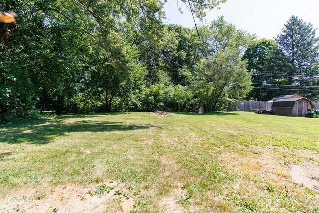 Building Photo - 432 Woodview Dr