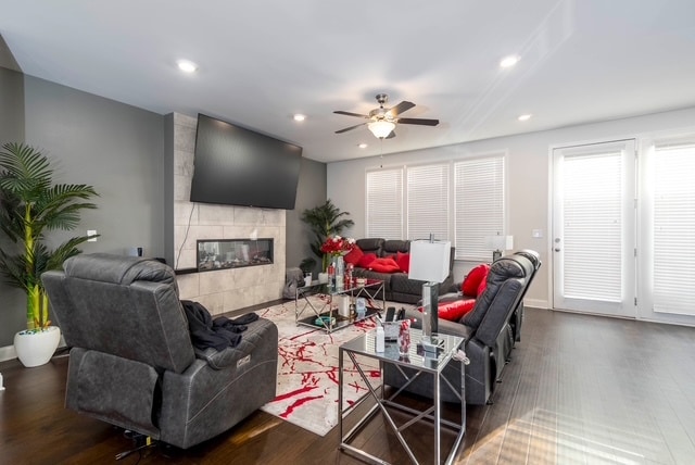 Building Photo - 2345 Tarben Dr